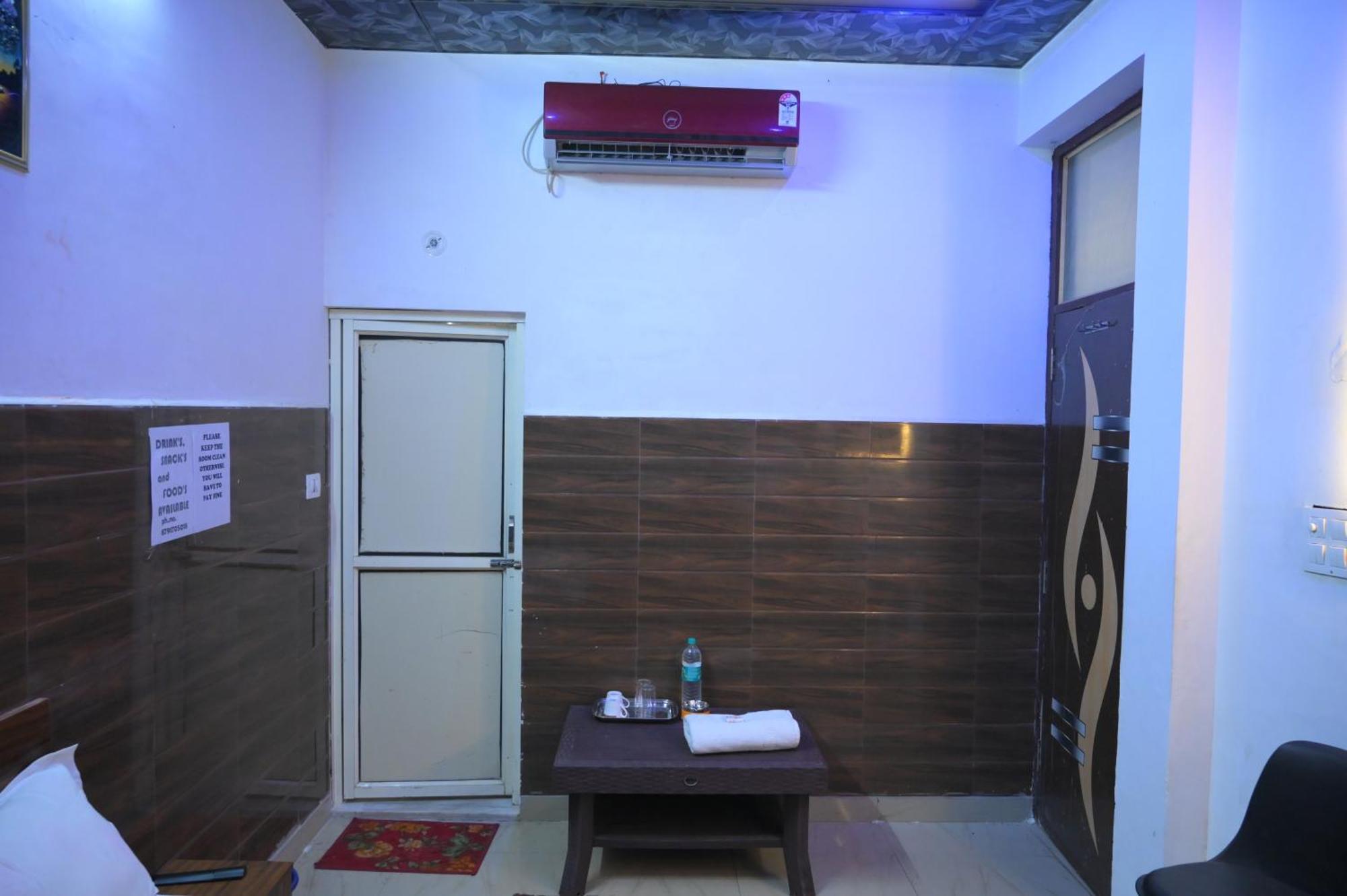 Hotel Starlight Meerut Exteriör bild