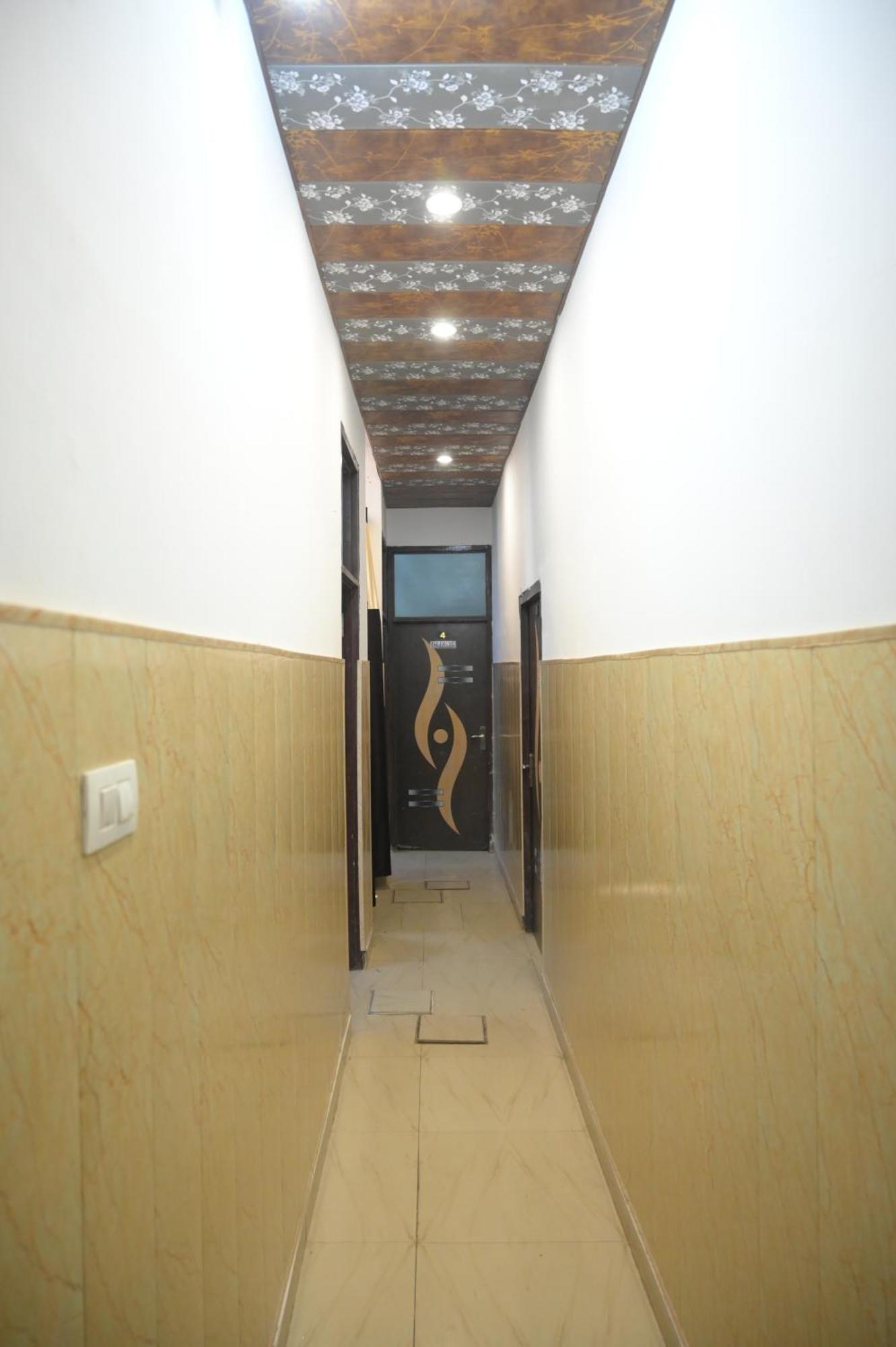 Hotel Starlight Meerut Exteriör bild