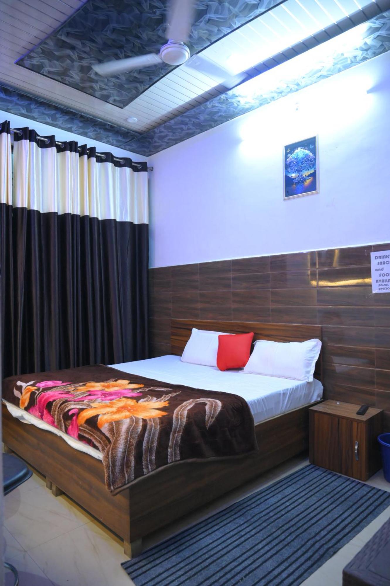 Hotel Starlight Meerut Exteriör bild