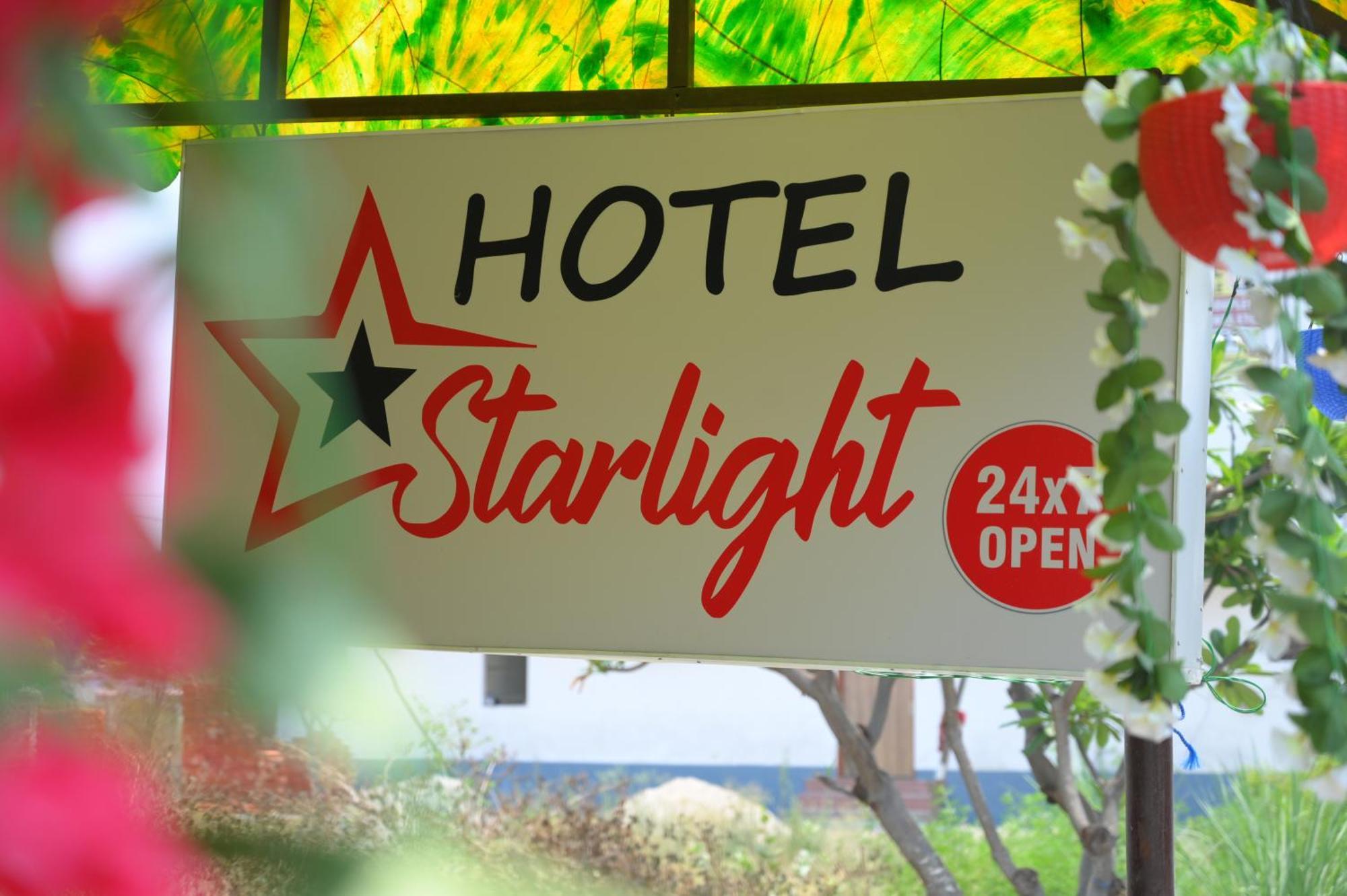 Hotel Starlight Meerut Exteriör bild